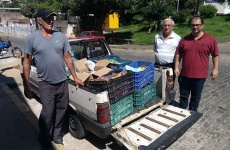 Doação de alimentos e brinquedos para APAE e Lar São Vicente de Paulo