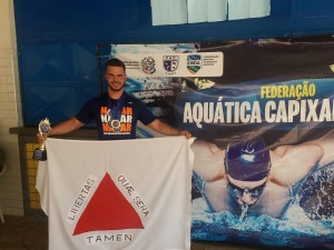Ex-aluno da FASU é destaque em competição de natação